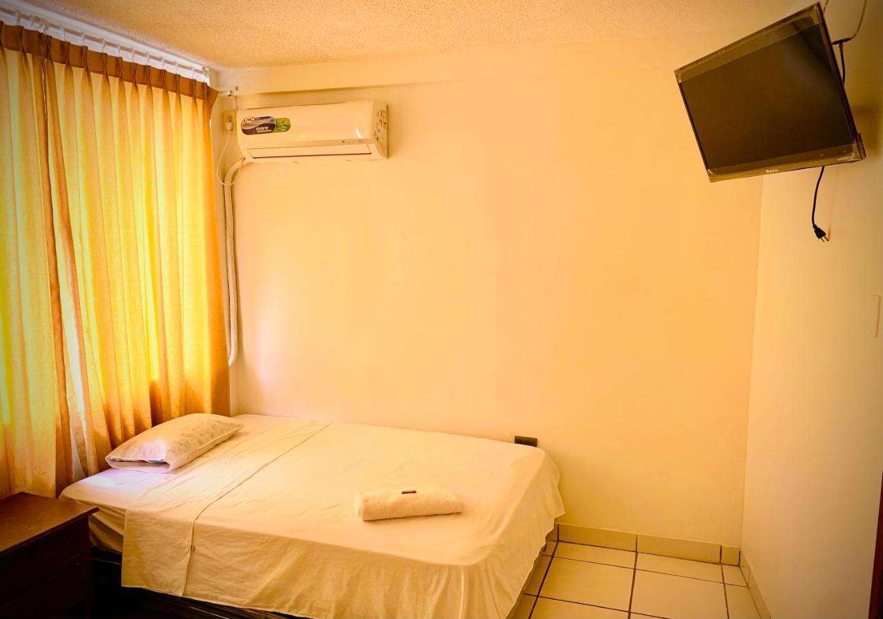 Hotel Oro Blanco Atacames Exterior photo