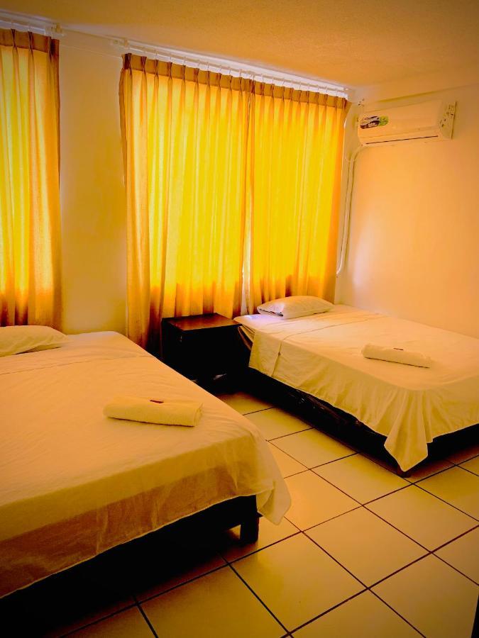 Hotel Oro Blanco Atacames Exterior photo