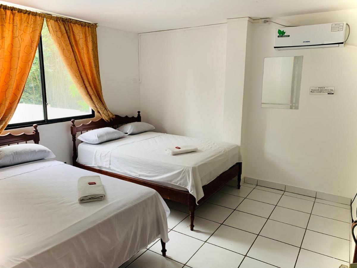 Hotel Oro Blanco Atacames Exterior photo